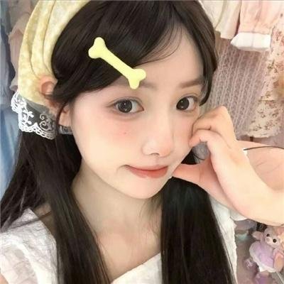 捆著你,困著我